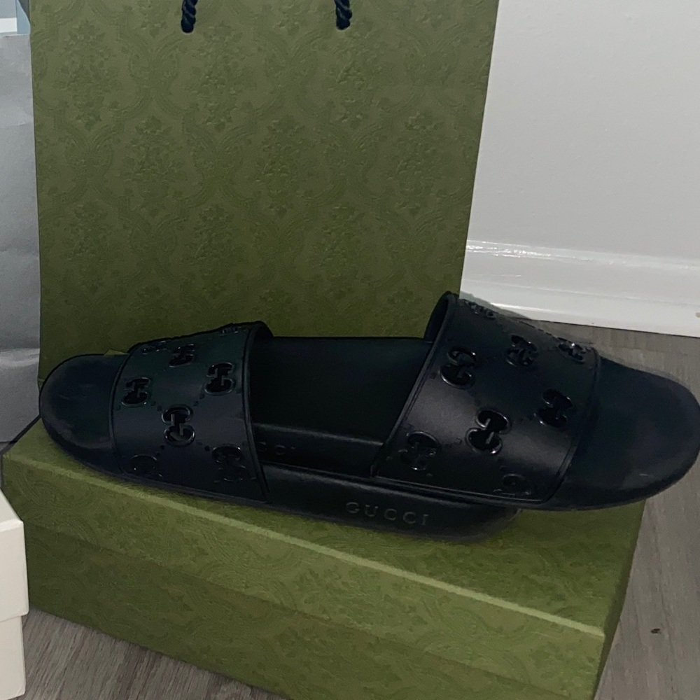 Gucci women slides